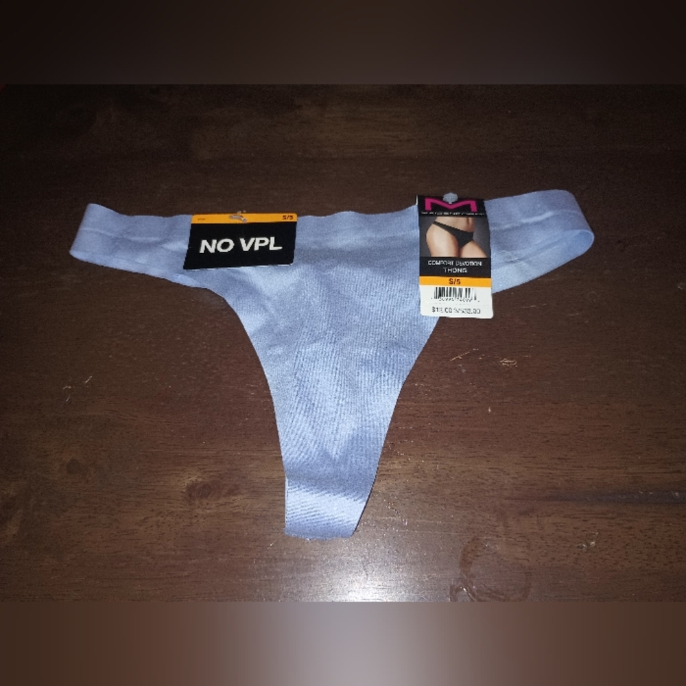 Maidenform Black Comfort Devotion Thong Size Small (5)